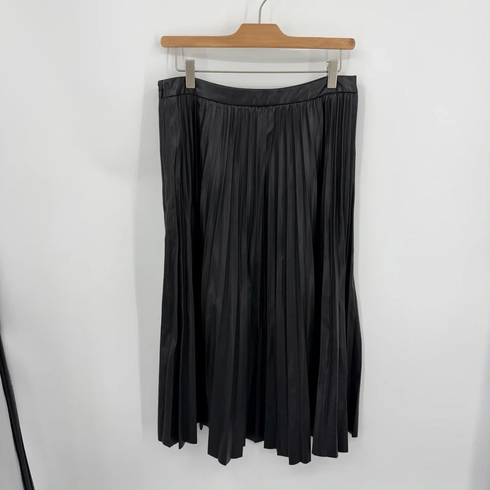 Lucy Paris pleated midi skirt faux leather sz L‎ black